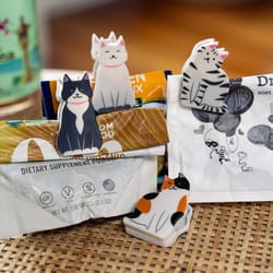 Kikkerland Assorted ABS Plastic Kitty Bag Clip