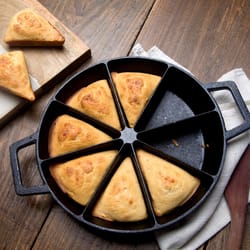 Bayou Classic Cast Iron Wedge Cornbread Skillet 10 in. W 1 pk