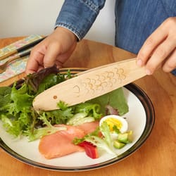 Kikkerland Natural Bamboo Tongs