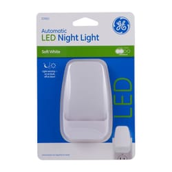 GE Automatic Plug-in LED Night Light w/Sensor