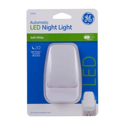 GE Automatic Plug-in LED Night Light w/Sensor