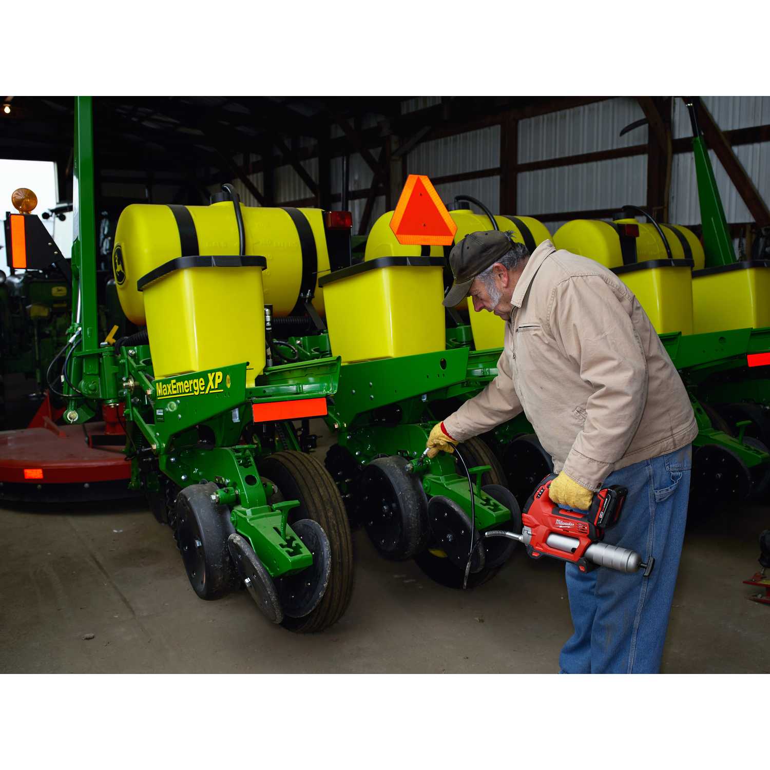 Milwaukee M18 Metal Cordless Electric Grease Gun Kit 14 oz. Ace Hardware