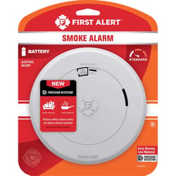 First Alert Slim Battery-Powered Photoelectric Smoke Detector 1 pk