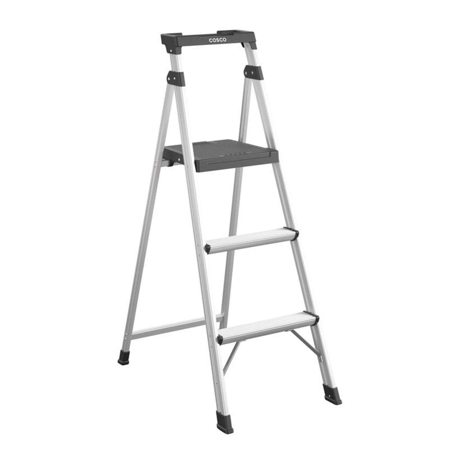 Flip hook step ladder