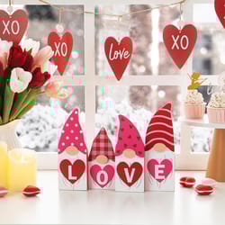 Glitzhome Valentine Love Wooden Gnome Table Decor 1 pc