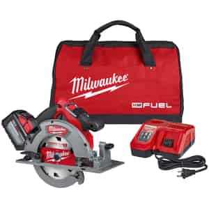 Milwaukee  M18 FUEL  7-1/4 in. 18 volt Cordless  Brushless Circular Saw  Kit 5800 rpm 