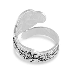 Montana Silversmiths Women's Heirloom Treasure Spoon Silver Ring Water Resistant One Size Fits Most