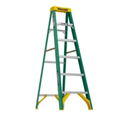 Werner 6 ft. H Fiberglass Step Ladder Type II 225 lb. capacity