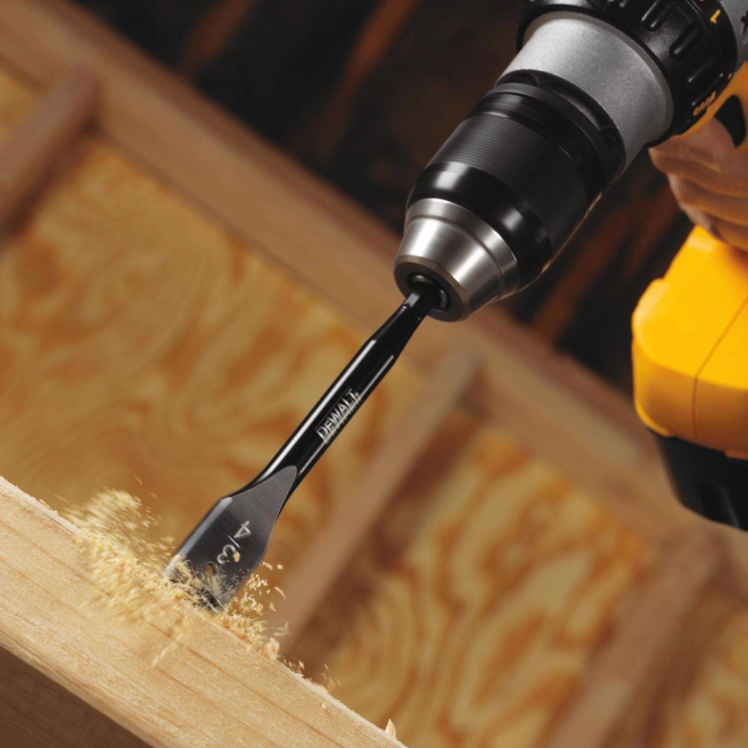 How to put a drill online bit in a dewalt drill