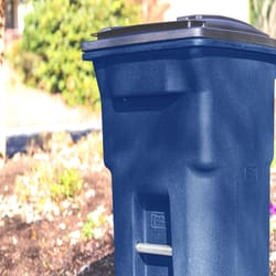 Toter 64 gal Blue Polyethylene Wheeled Garbage Can Lid Included