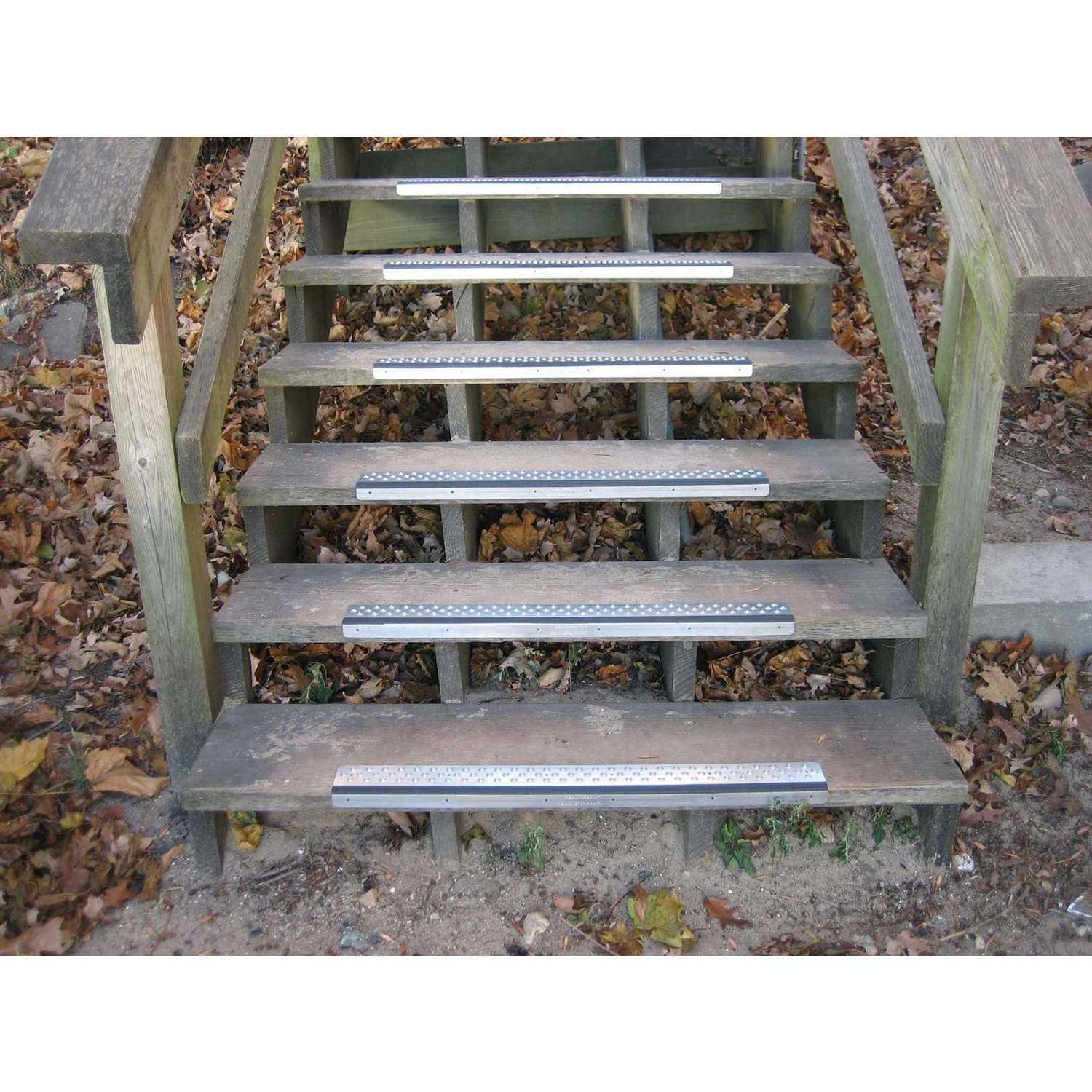 Handi-Treads 2.75 in. W X 30 in. L Powder Coated Gray Aluminum Stair Tread Handi-Treads 2.75 in. W X 30 in. L Powder Coated Gray Aluminum Stair Tread
