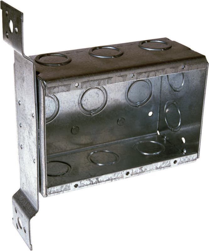 Raco Rectangle 3-Gang Outlet B