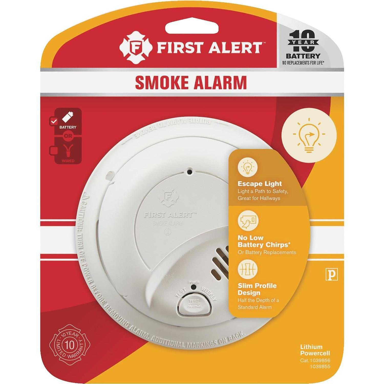 First Alert 10-year Battery Smoke Alarm With Emergency Light