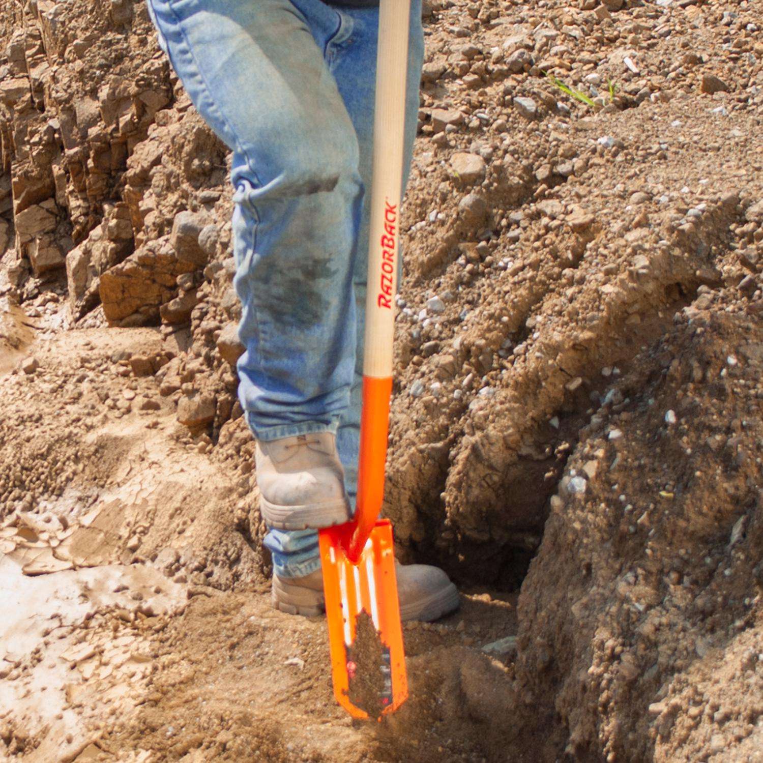 Stanley Mini Shovel - Tools In Action - Power Tool Reviews