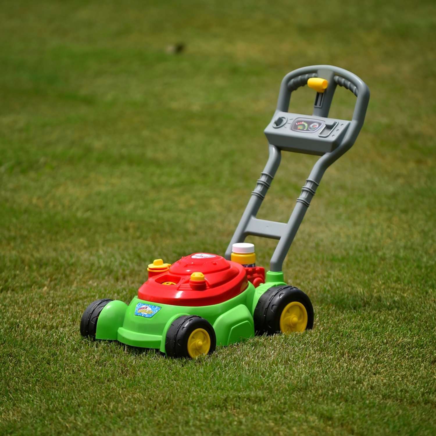 Children's lawn best sale mower with bubbles