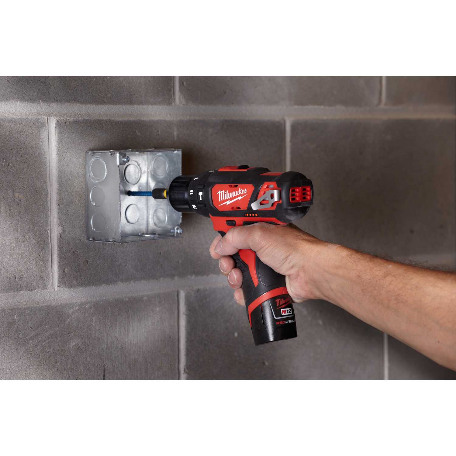 Milwaukee M12 12 volt Brushed Cordless Compact Hammer Drill/Driver Kit
