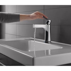 Delta Zura Chrome Contemporary Single-Hole Bathroom Sink Faucet 4 in.