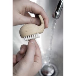 Kikkerland Natural Whale Nail And Hand Brush 1 pk