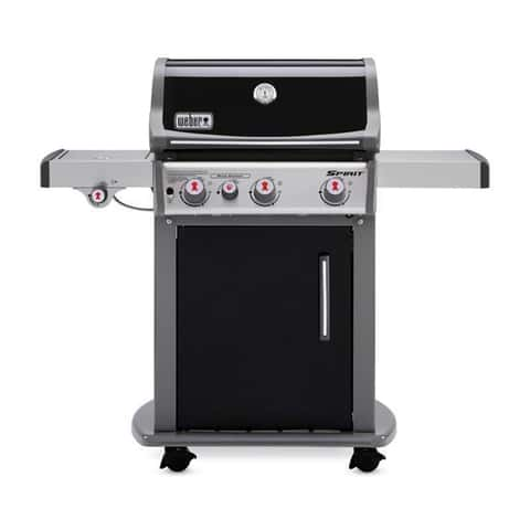 Three burner outlet gas grill