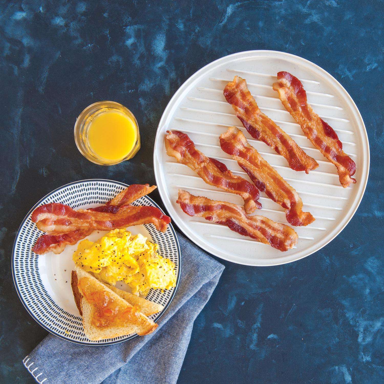 Nordic Ware Microware. Bacon Rack, Covered