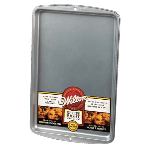 Wilton Non-Stick Medium Cookie Sheet, (15.25 x 10.25)