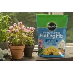 Miracle-Gro Moisture Control Flower and Plant Potting Mix 1 cu ft