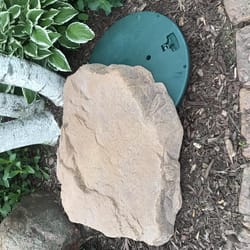 DekoRRa Products Rust Polyethylene 6 in. H X 31 in. L X 27 in. W Artificial Landscape Enclosure Outd