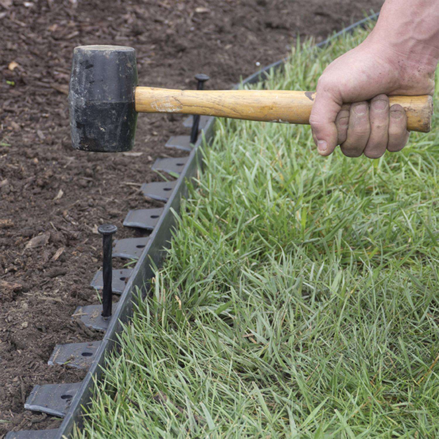 EasyFlex No-Dig Plastic Landscape Edging