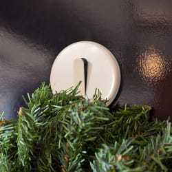 Simple Living Solutions Magnetic Wreath Hanger 1 pk