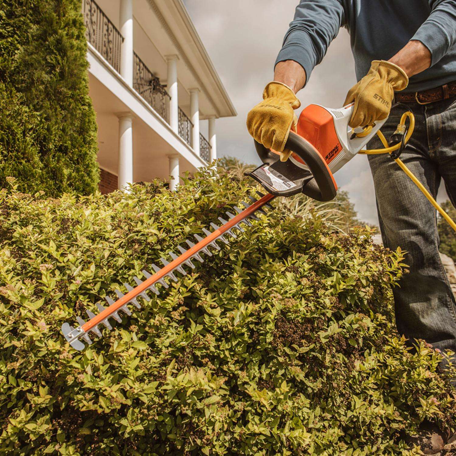 Hyper Tough 20V Max 22-inch Cordless Hedge Trimmer,Dual-action