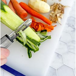 R&M International Corp International Stainless Steel Peeler