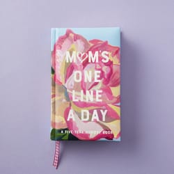 Chronicle Books Moms Floral One Line a Day Book