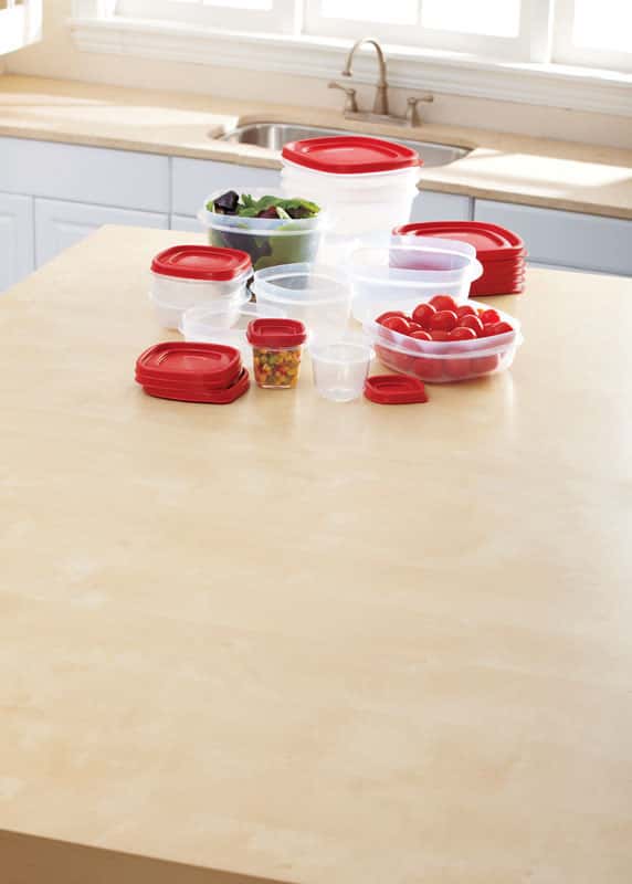 Rubbermaid Easy-Find Lids Food Storage Container Set - Red/Clear