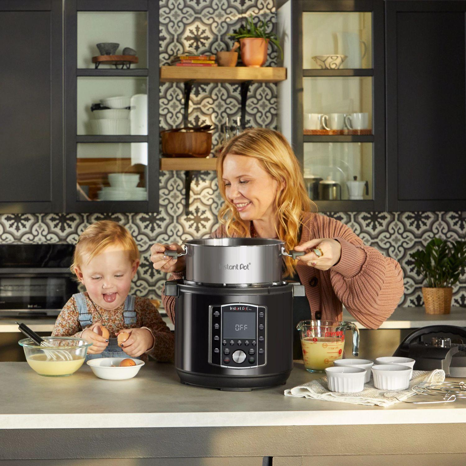 Instant Duo Pro Stainless Steel Pressure Cooker 13.4 in. 6 qt Black