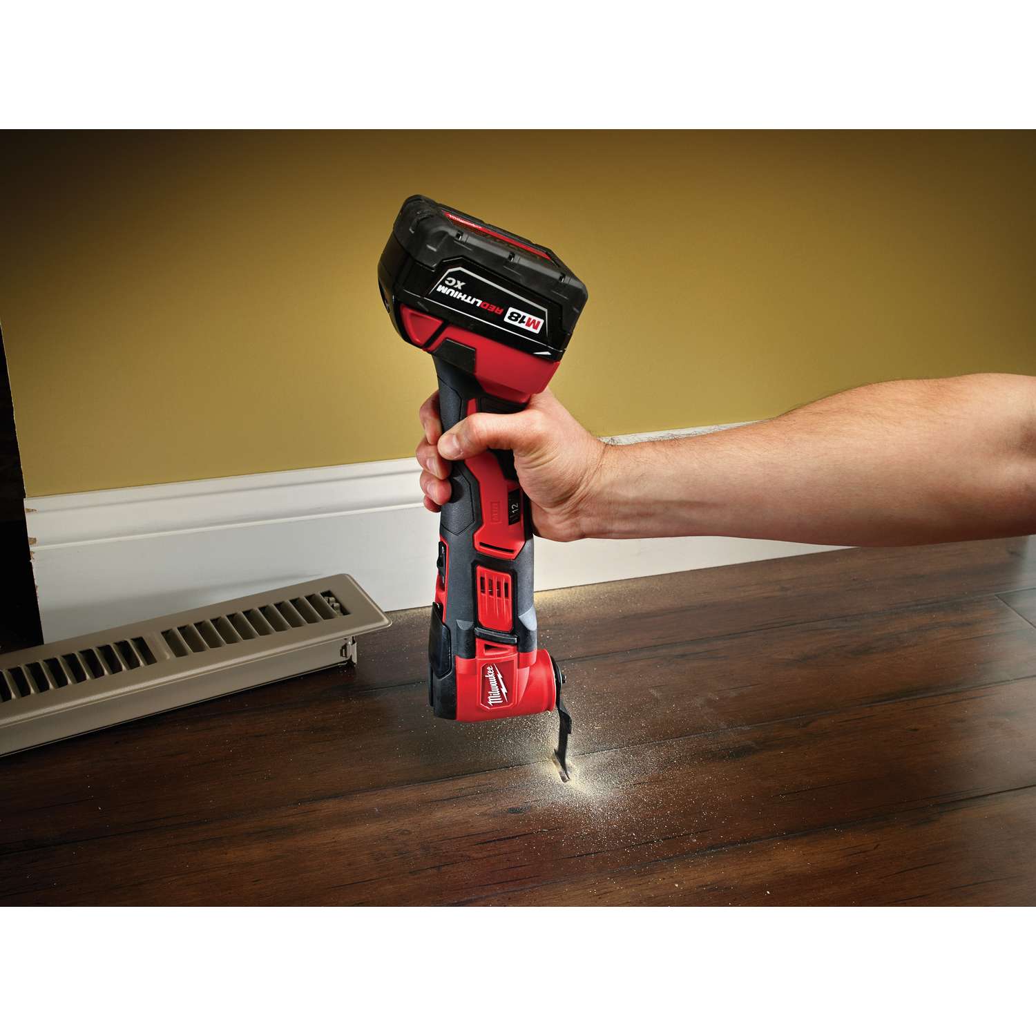 Milwaukee M18 18 volt Cordless Oscillating MultiTool 18000 opm Red 1