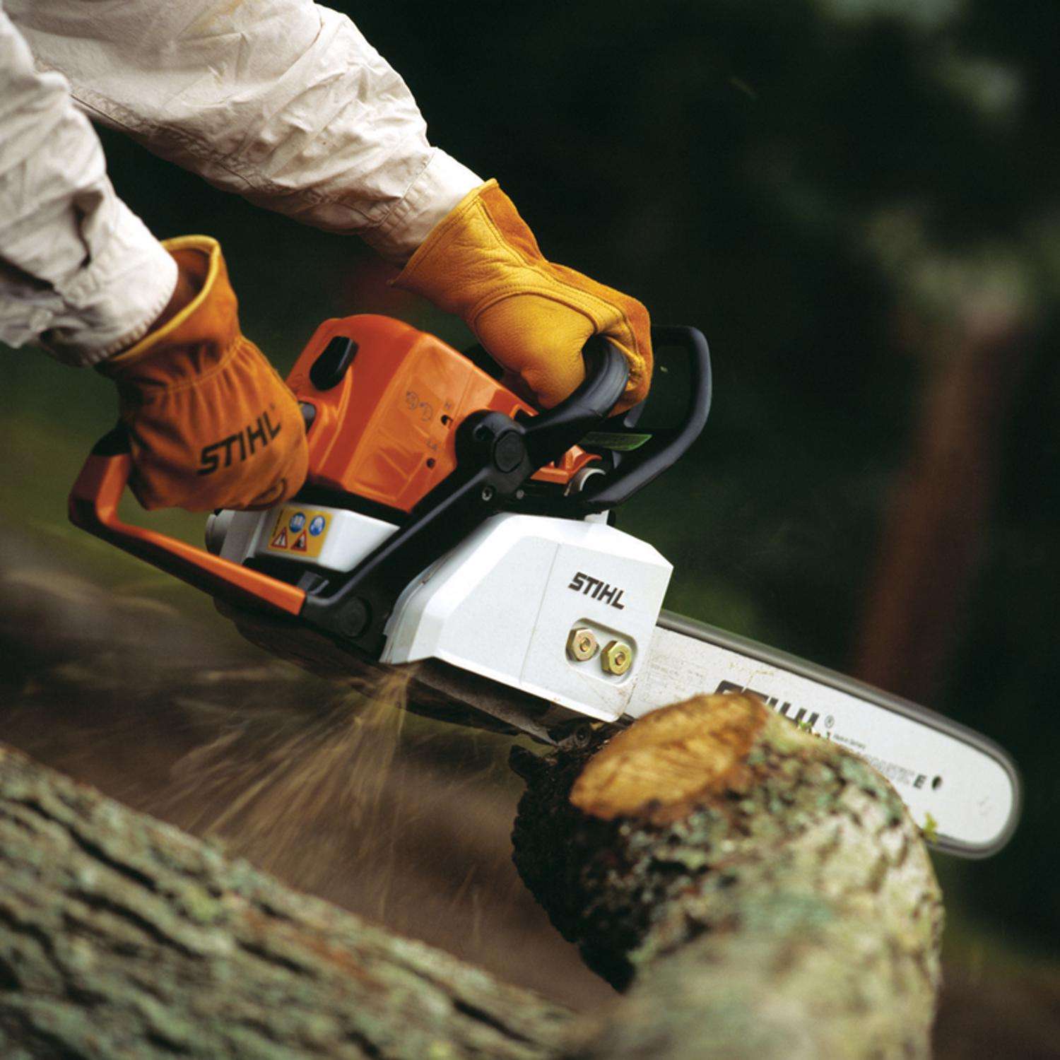 Stihl 221 Chainsaw