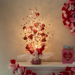 Glitzhome Valentines Day Lighted Heart Table Tree Polyester 1 pc