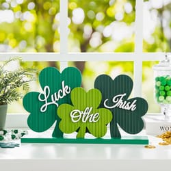 Glitzhome St. Patrick's Day Shamrocks Table Decor Wood 1 pc