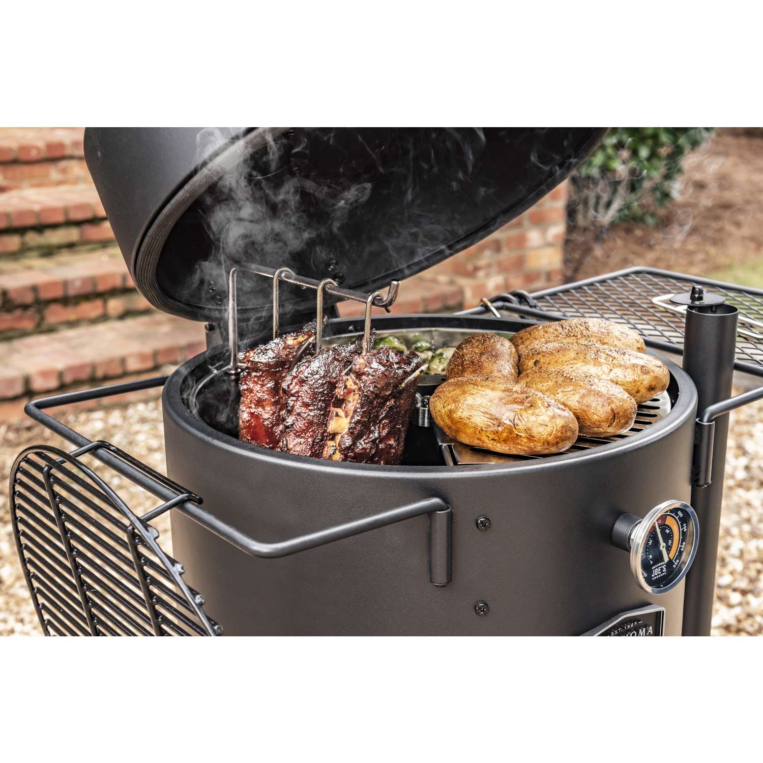 Oklahoma Joe’s Hitch Portable Charcoal Grill