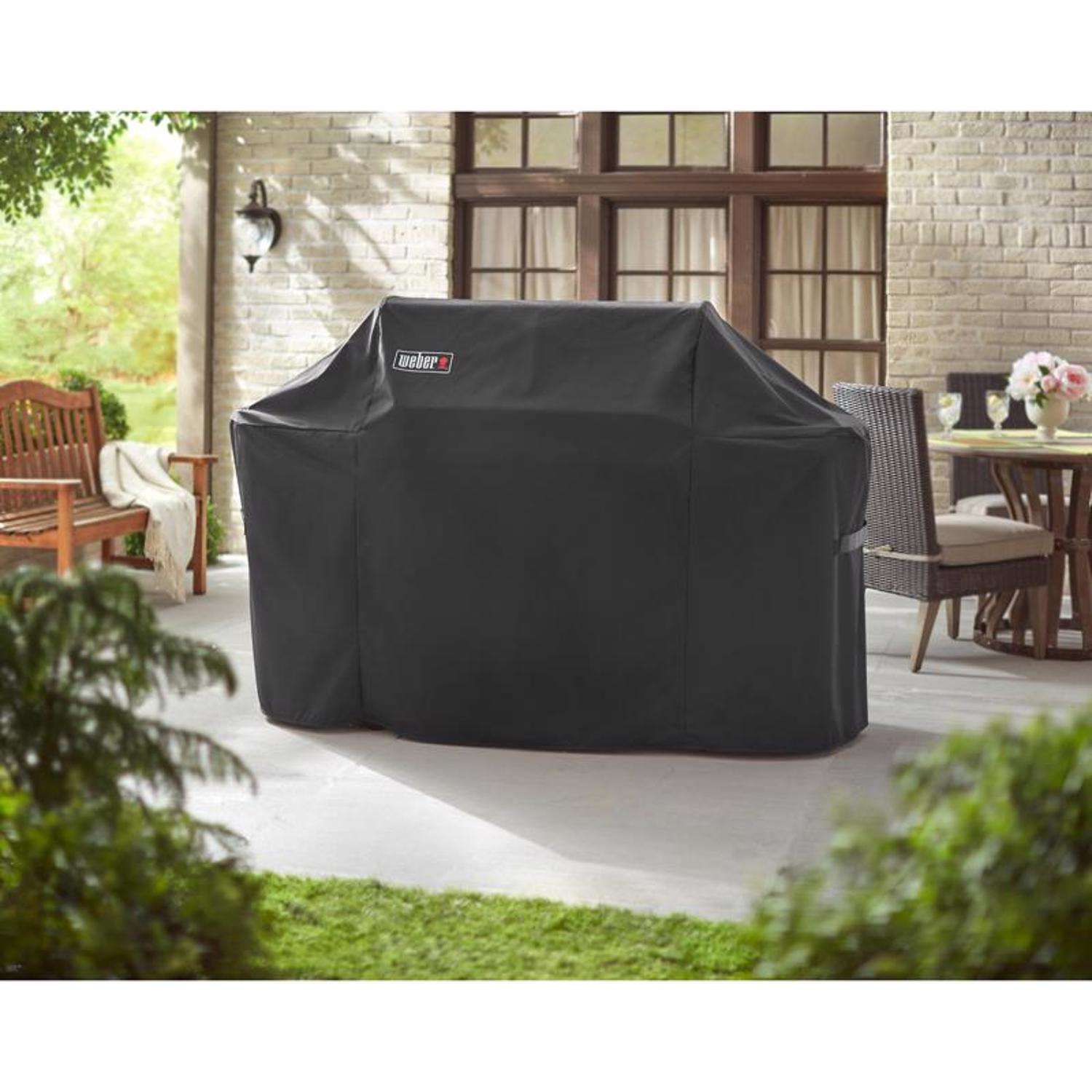 Grill covers outlet for gas grills