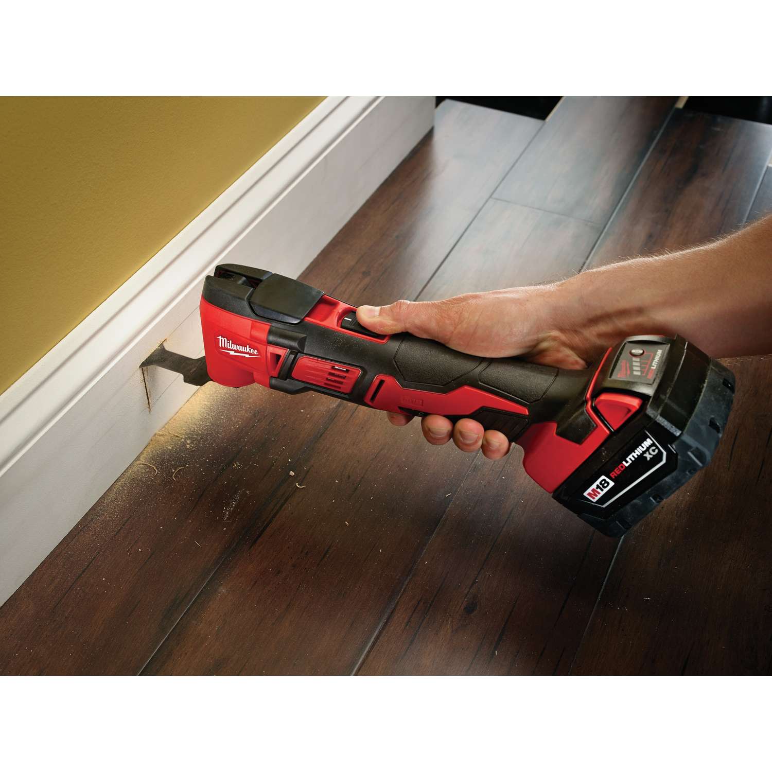 Milwaukee M18 18 volt Cordless Oscillating MultiTool 18000 opm Red 1