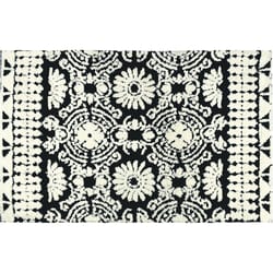 Simple Spaces 20 in. W X 30 in. L Multi-colored Spanish Medallion Accent Rug