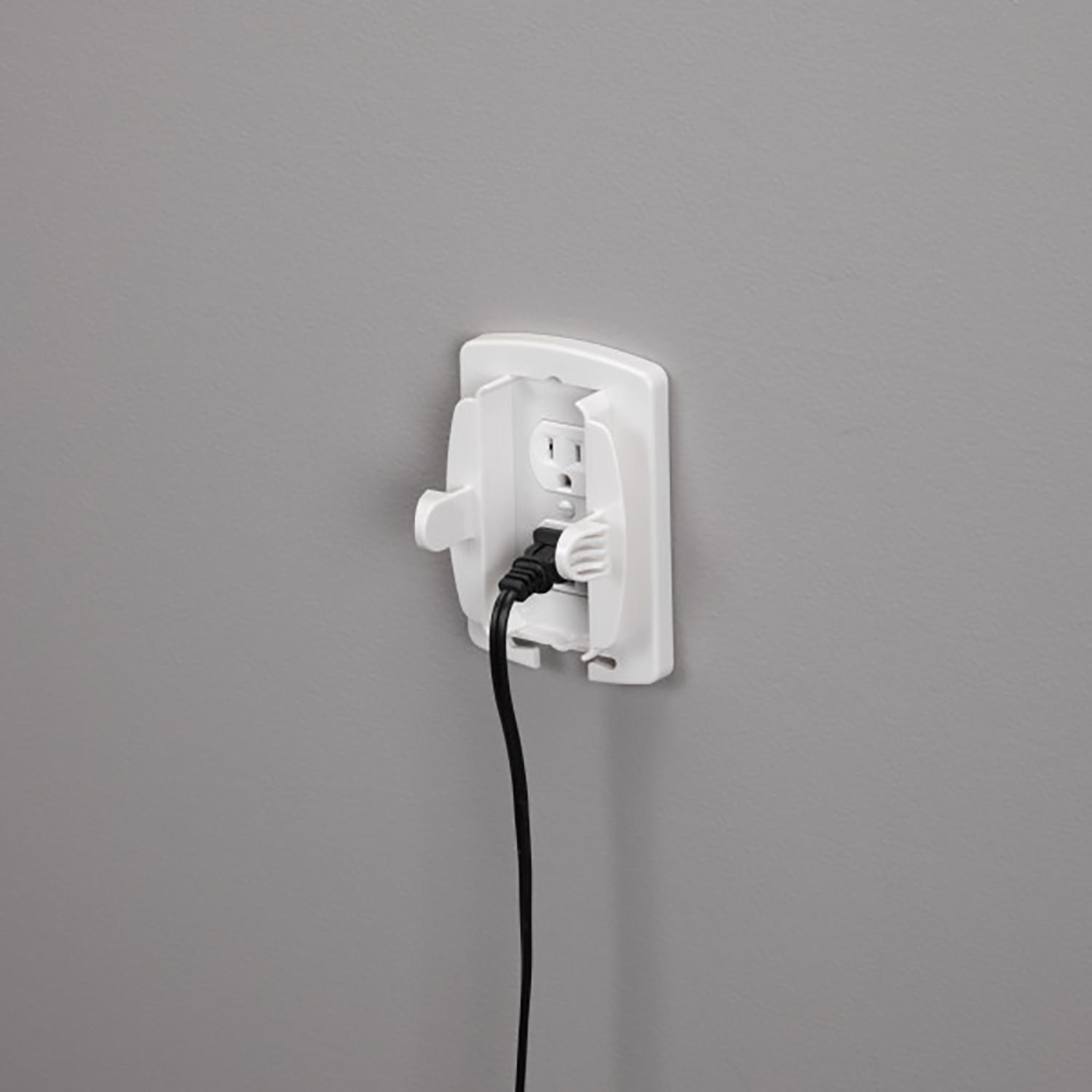 Safety 1st White Plastic Outlet Cover 1 pk