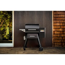 Traeger Ironwood 650 Wood Pellet WiFi Grill Black