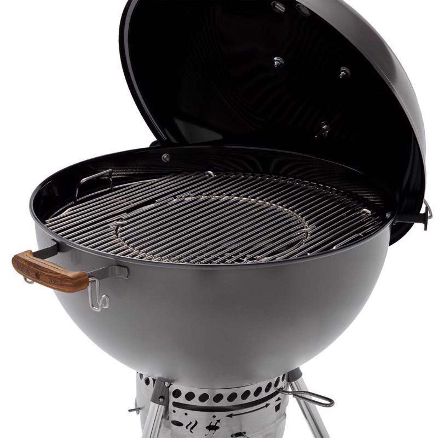 Master Touch 22': Black Charcoal Grill