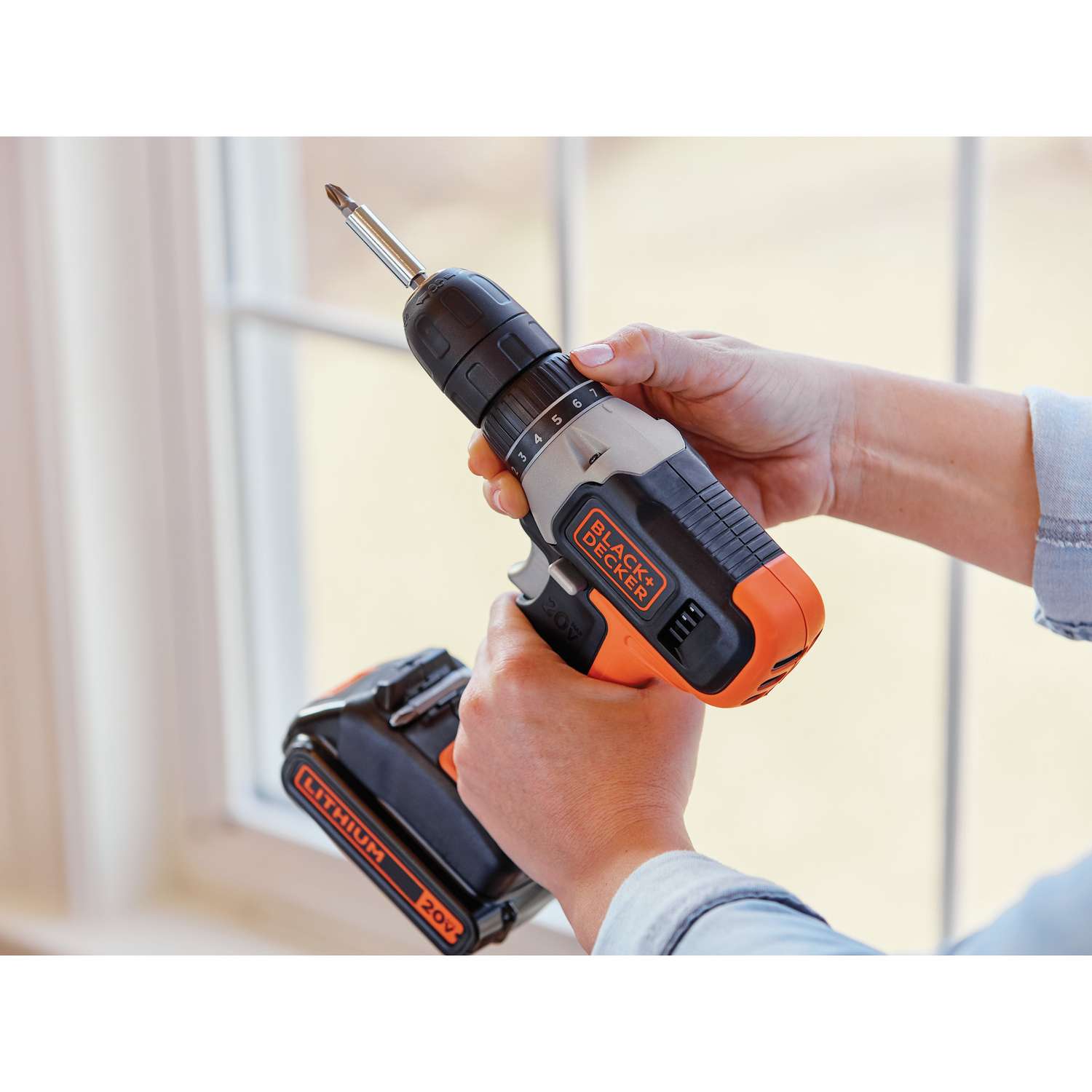 Black and Decker 20 volt Brushed Cordless Compact Drill/Driver Kit 3/8