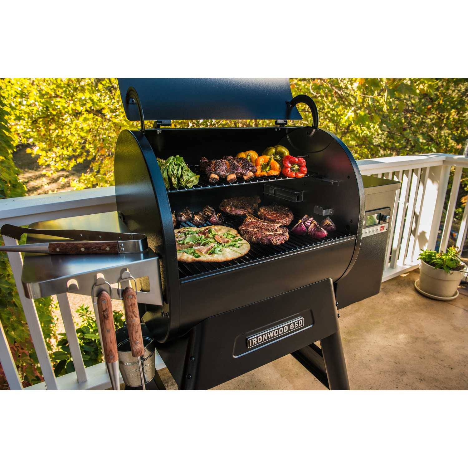 Traeger Ironwood 650 Wood Pellet Freestanding Grill Black Ace Hardware