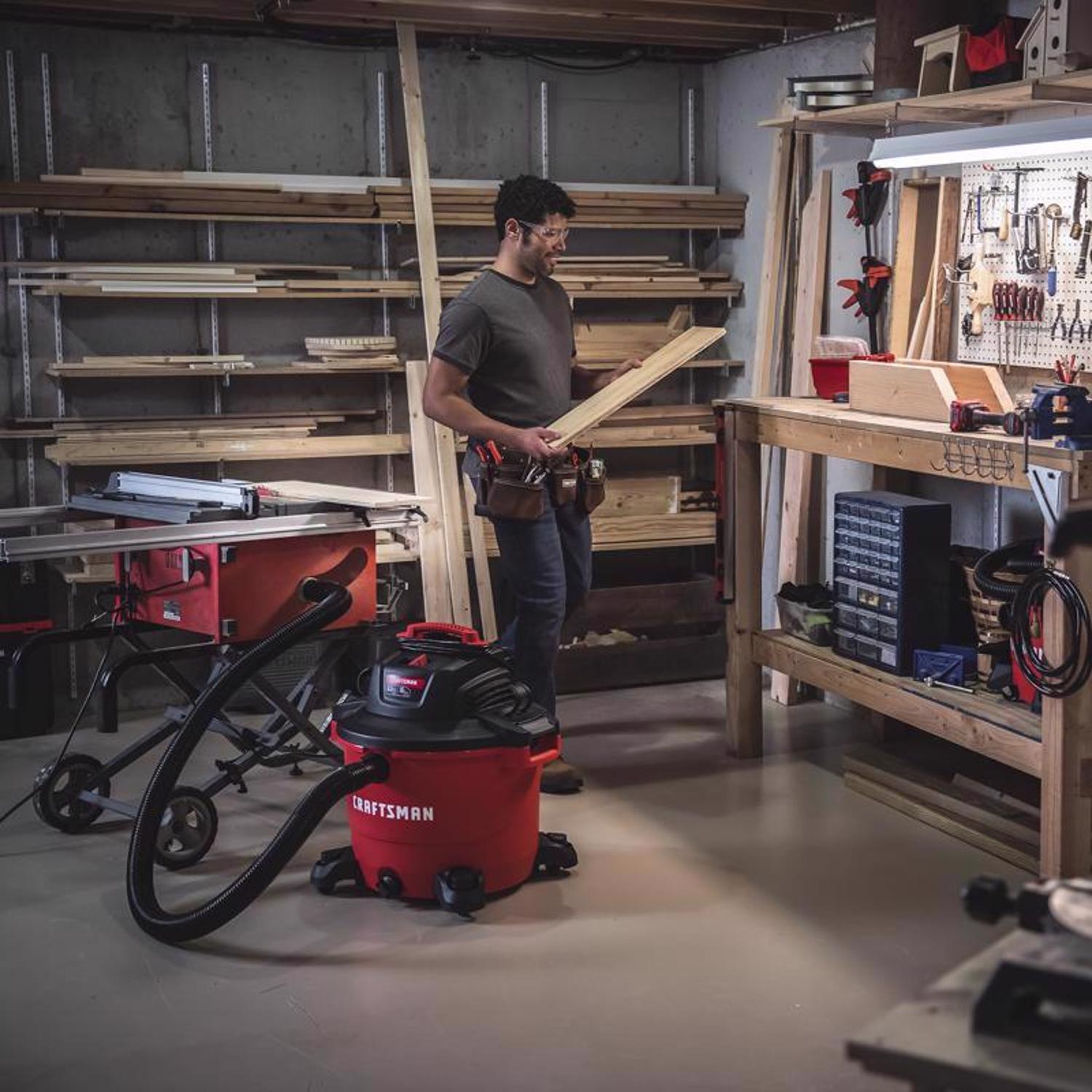 CRAFTSMAN 16 gal Corded Wet/Dry Vacuum 12 amps 120 V 6.5 HP