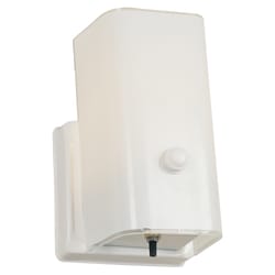 Design House White White Incandescent Outdoor Wall Fixture