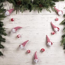 Glitzhome 6 ft. L Gnome Garland
